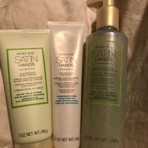 Mary Kay satin hands set